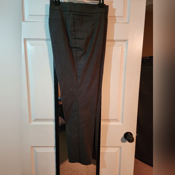 Liz Claiborne straight leg slacks - Picture 1 of 3